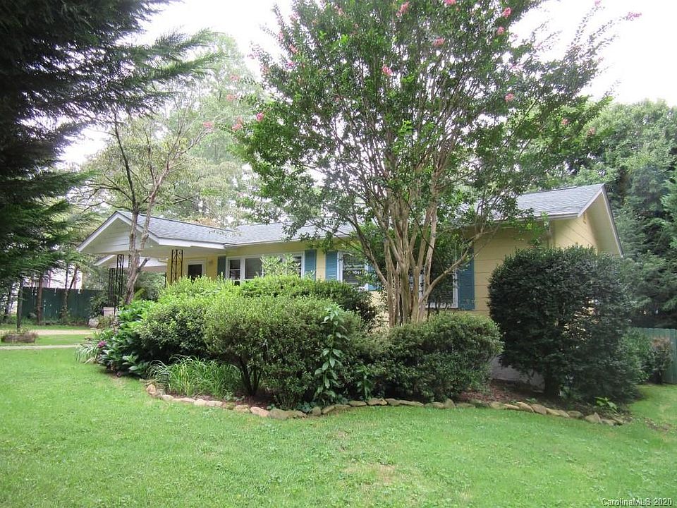 1st image of 831 Forest St