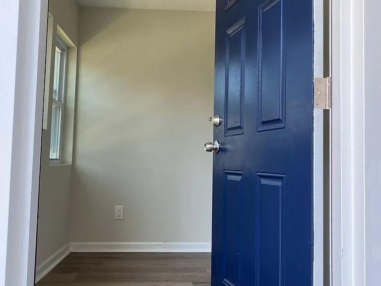 536 Saude Ave — Photo 2