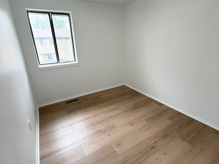7038 Knighthood Ln — Photo 21
