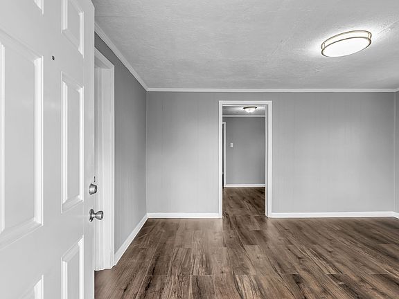 5th image of 3806 Fairview Dr