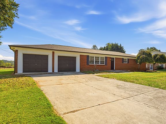 2nd image of 2660 Mountain View Dr