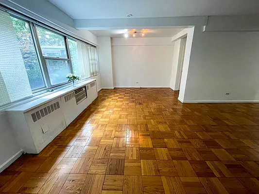 Rented by City Connections Realty | media 4