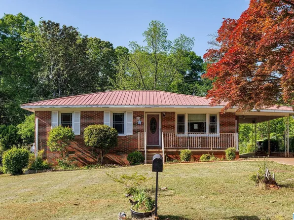 1121 Cook Dr, Sylacauga, AL 35150