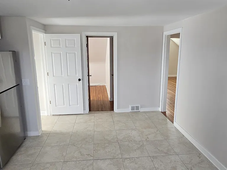 138 Ridgewood Rd #1 — Photo 3