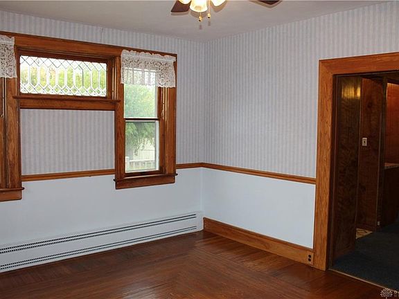 4th image of 309 E Cherry St