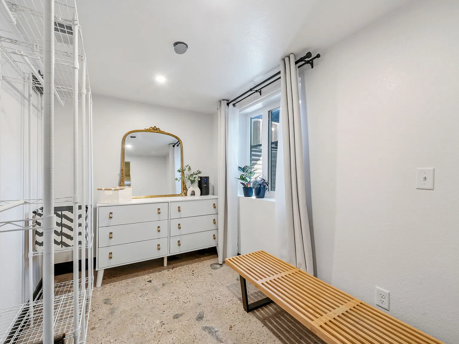 2 bed, 1100 sqft, $2,500 — Photo 3
