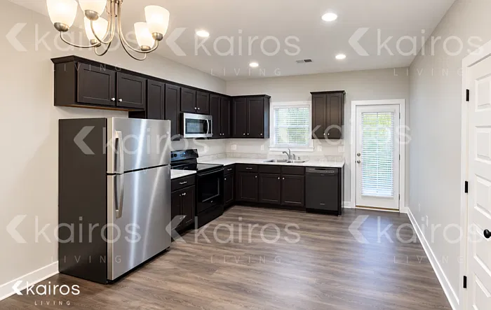 4 bed, 2.0 bath, 1802 sqft, $1,695 — Photo 3