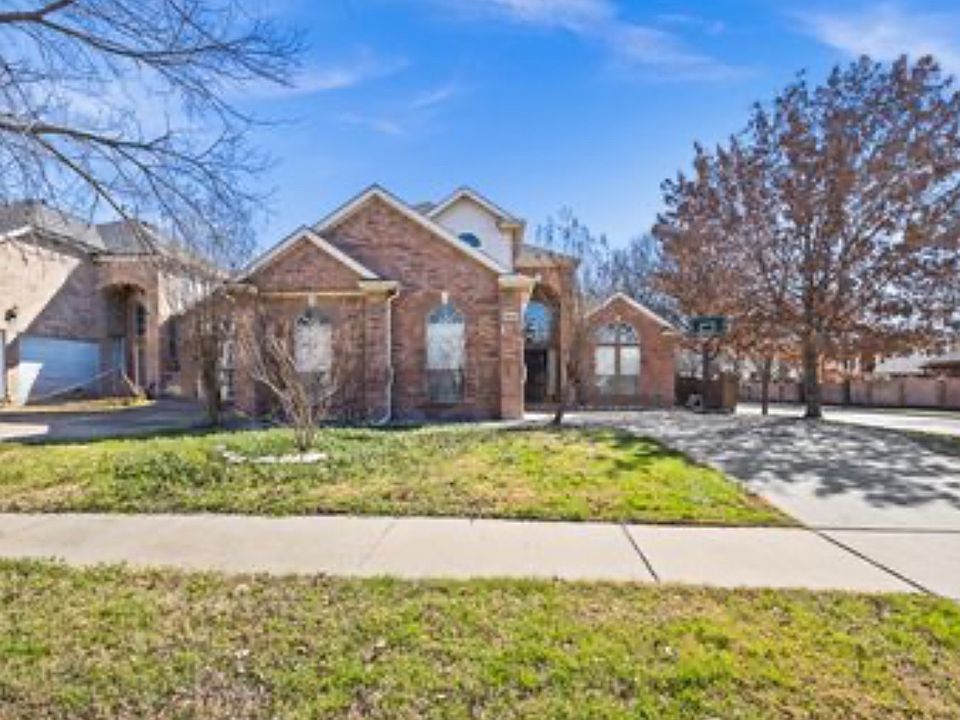1st image of 602 Wyndham Cir