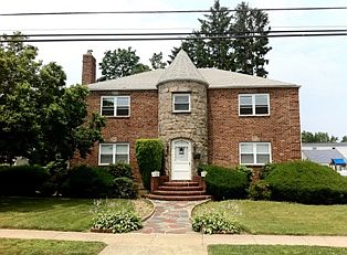 1st image of 1121 Midland St