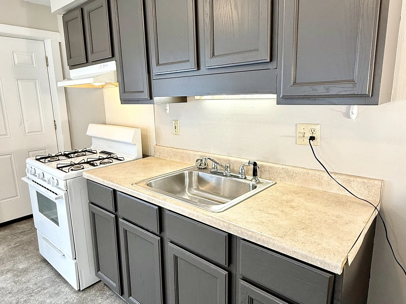 4th street apartments - Midland - 400 — Photo 1
