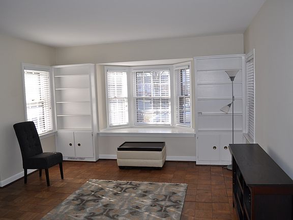 4th image of 3 E Oak Ave