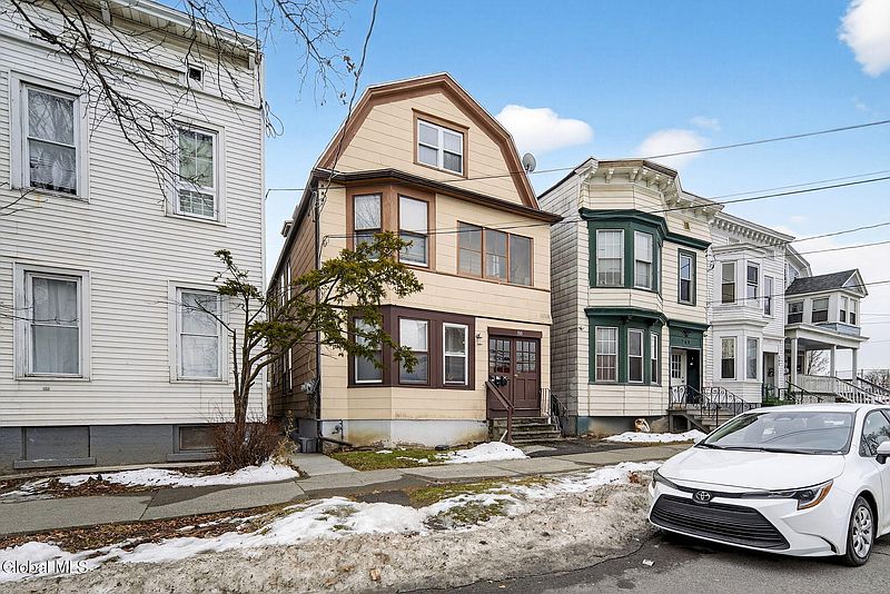 2nd image of 558 Washington Avenue