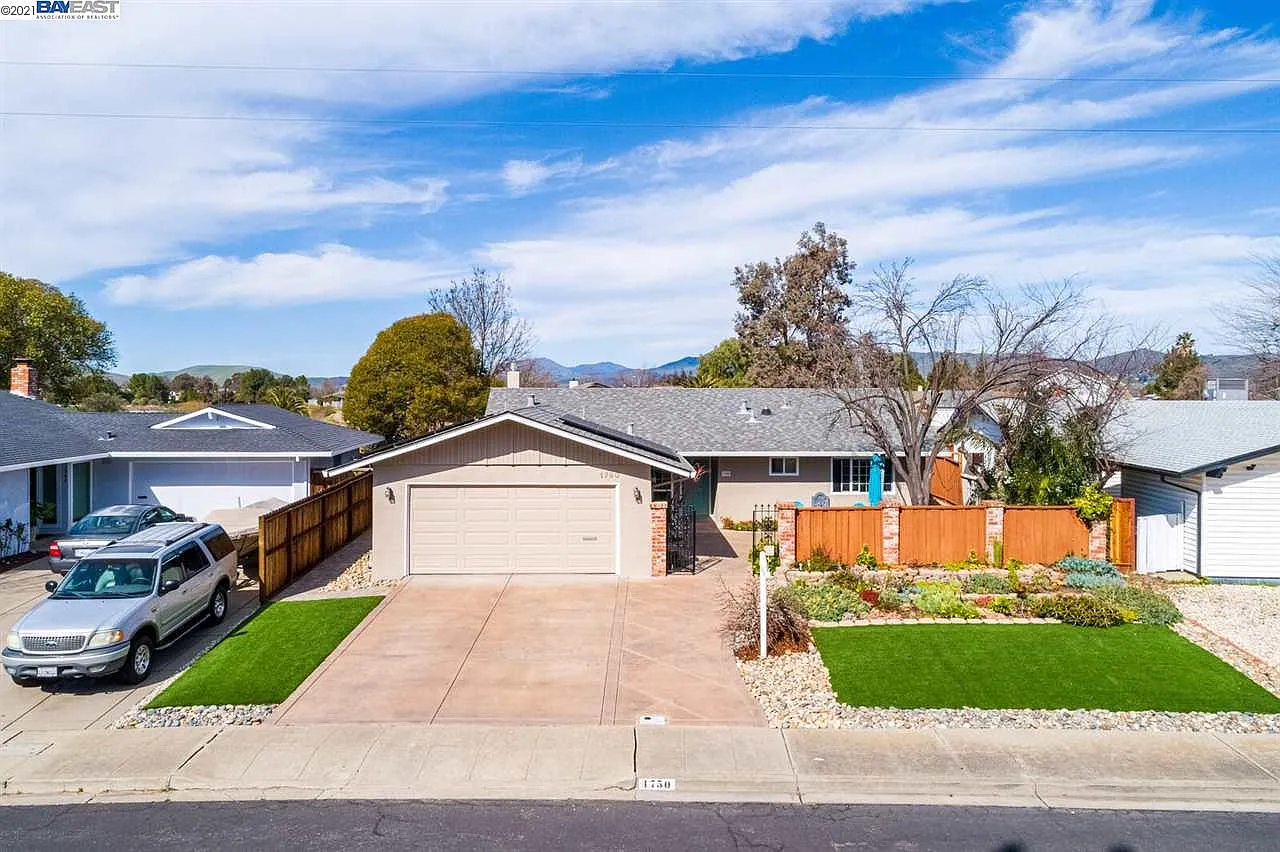 1750 Hollyhock St photo 1