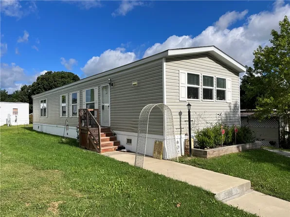 54 S East Dr N, Oakdale, PA 15071