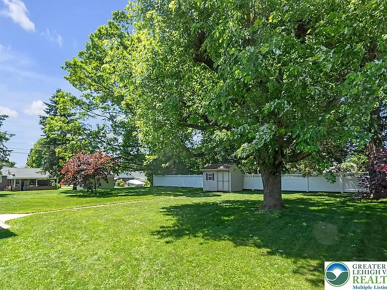 1516 N 27th St S — Photo 25