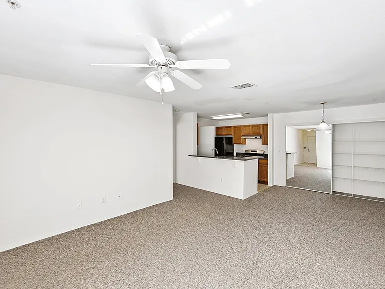 Cambridge Cove and Kathleen Pointe Apartment Homes — Photo 22