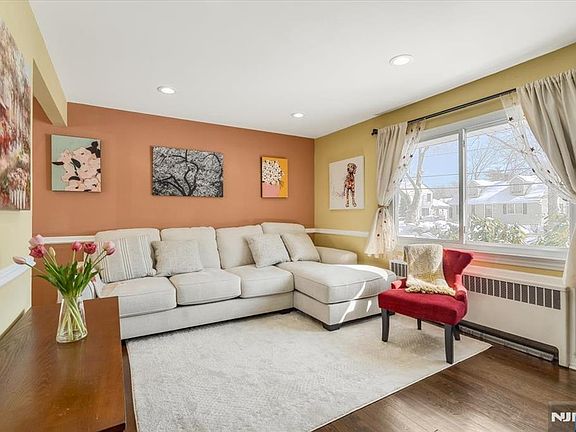 2nd image of 491 Dorchester Rd