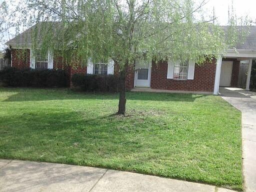 Cove Lot w/ side walk