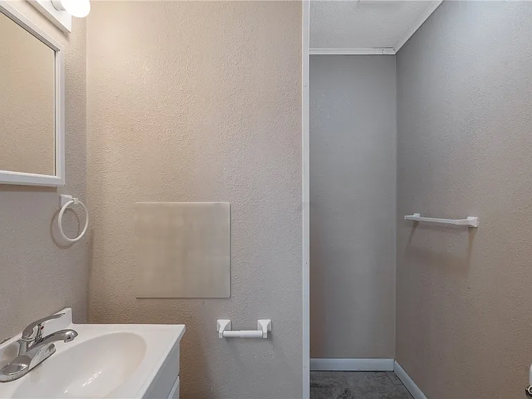 39 John St — Photo 13