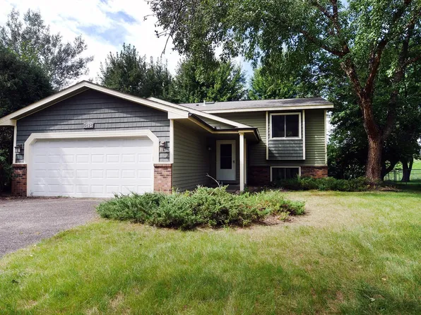 9125 James Ave N, Brooklyn Park, MN 55444