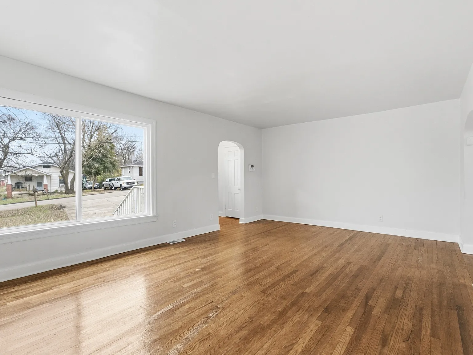3 bed, 1060 sqft, $2,195 — Photo 4