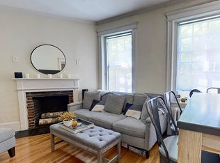 133 Myrtle St #2, Boston, MA 02114