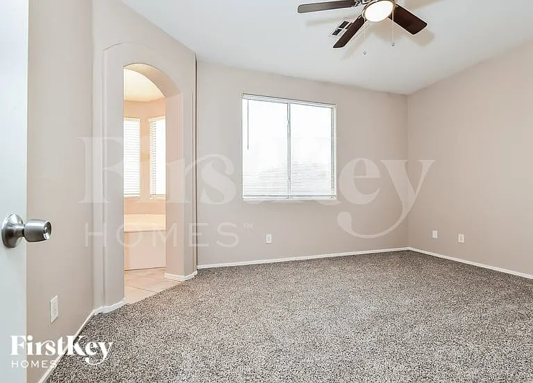 5008 Sparkling Sky Ave — Photo 8