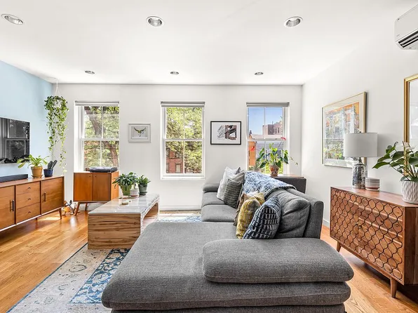 289 13th St APT 3L, Brooklyn, NY 11215