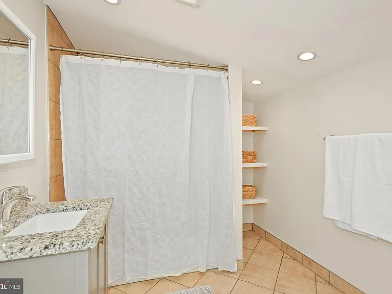 326 Walker Rd — Photo 36