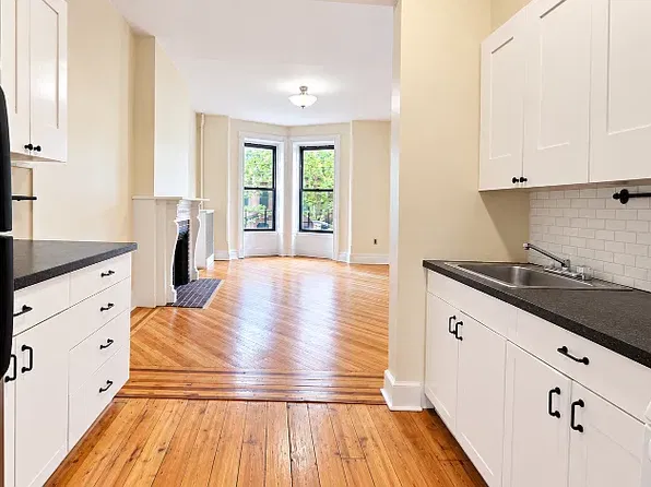 242 6th Ave #2, Brooklyn, NY 11215