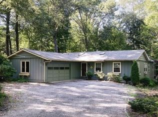 6 Greenwood Ln, South Hadley, MA 01075