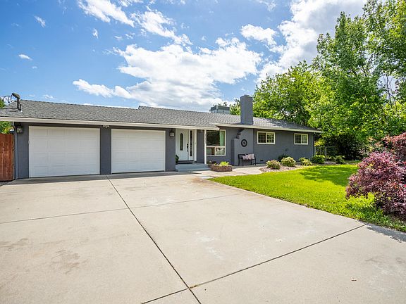 3rd image of 21923 Hillside Dr