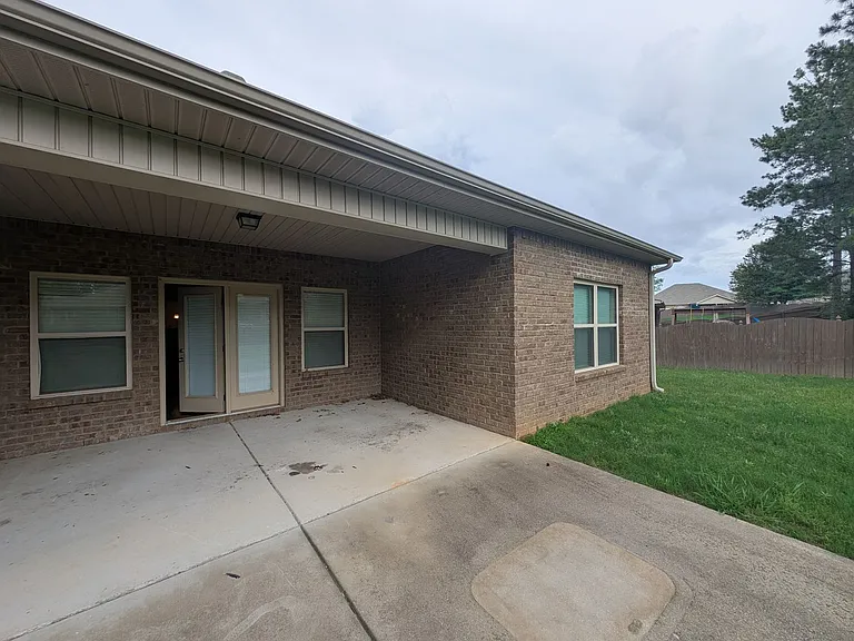 207 Blackwood Dr NW — Photo 43