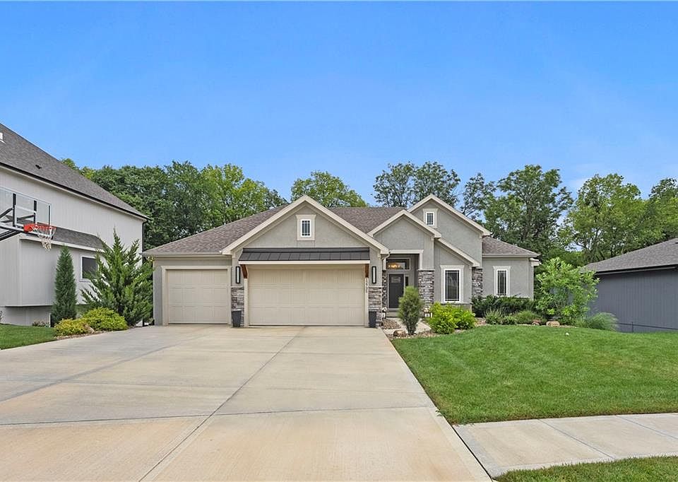1st image of 12735 N Larkspur Ln