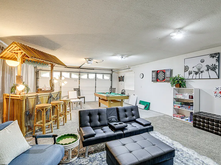 2811 Oakridge Dr — Photo 25