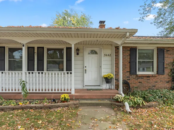 5442 Rockridge Dr NE, Comstock Park, MI 49321