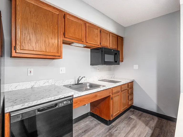 ReVi Columbus East — Photo 12
