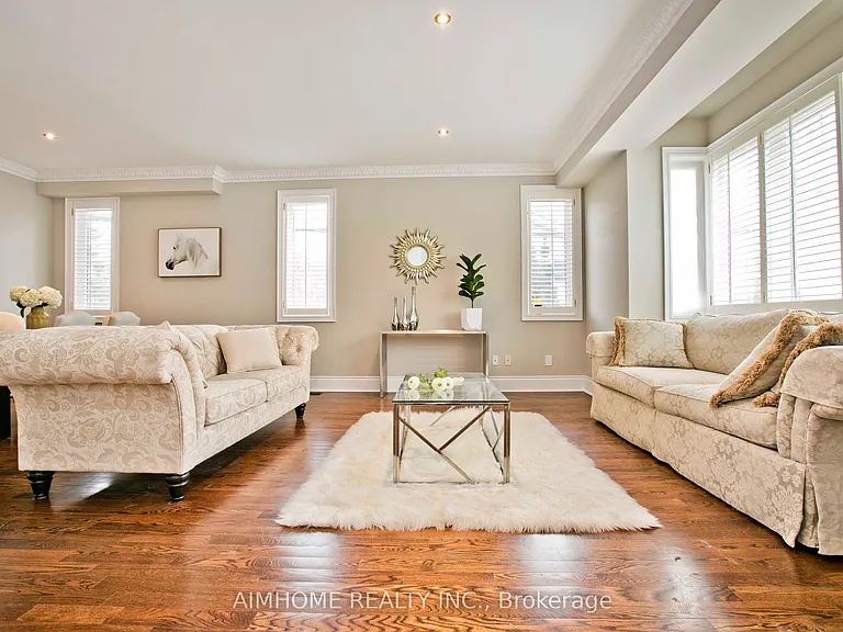 401 Longmore St — Photo 2