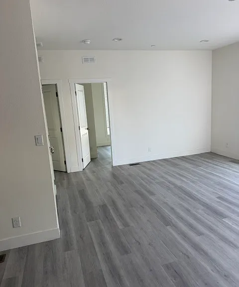 808 1/2 Forest Ave — Photo 5