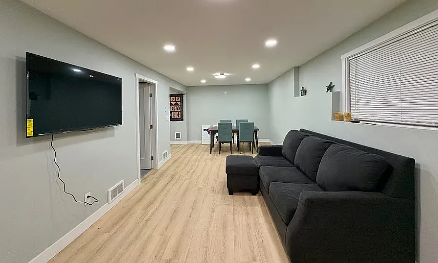 2 bed, 960 sqft, $2,000 — Photo 2