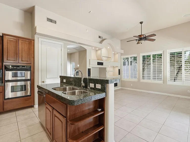 7369 E Del Acero Dr — Photo 21
