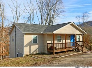 939 Mulberry St, Clyde, NC 28721