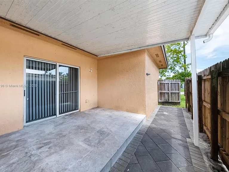 6124 SW 39th St — Photo 29