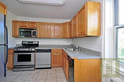 2nd image of 2530 Independence Ave APT 5C