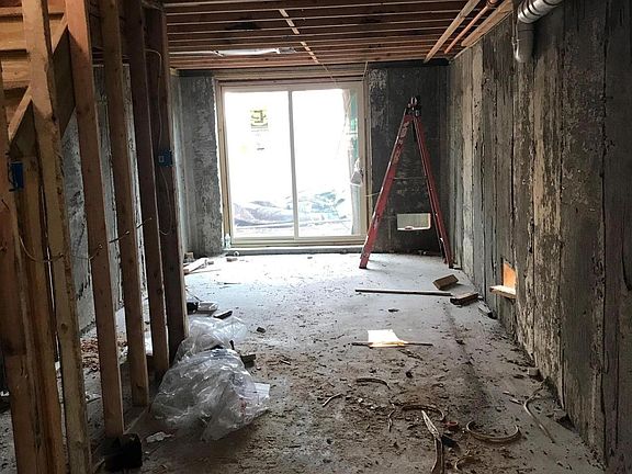 5th image of 264 Grimsby St