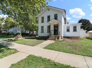 204 S Lincoln Ave, Aurora, IL 60505