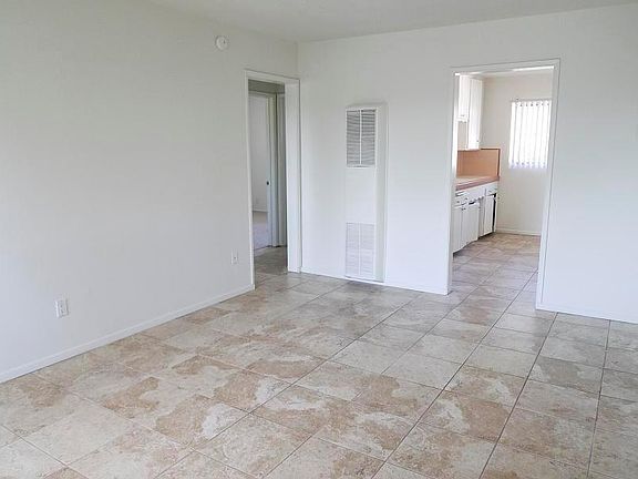 4th image of 3063 Juniper St