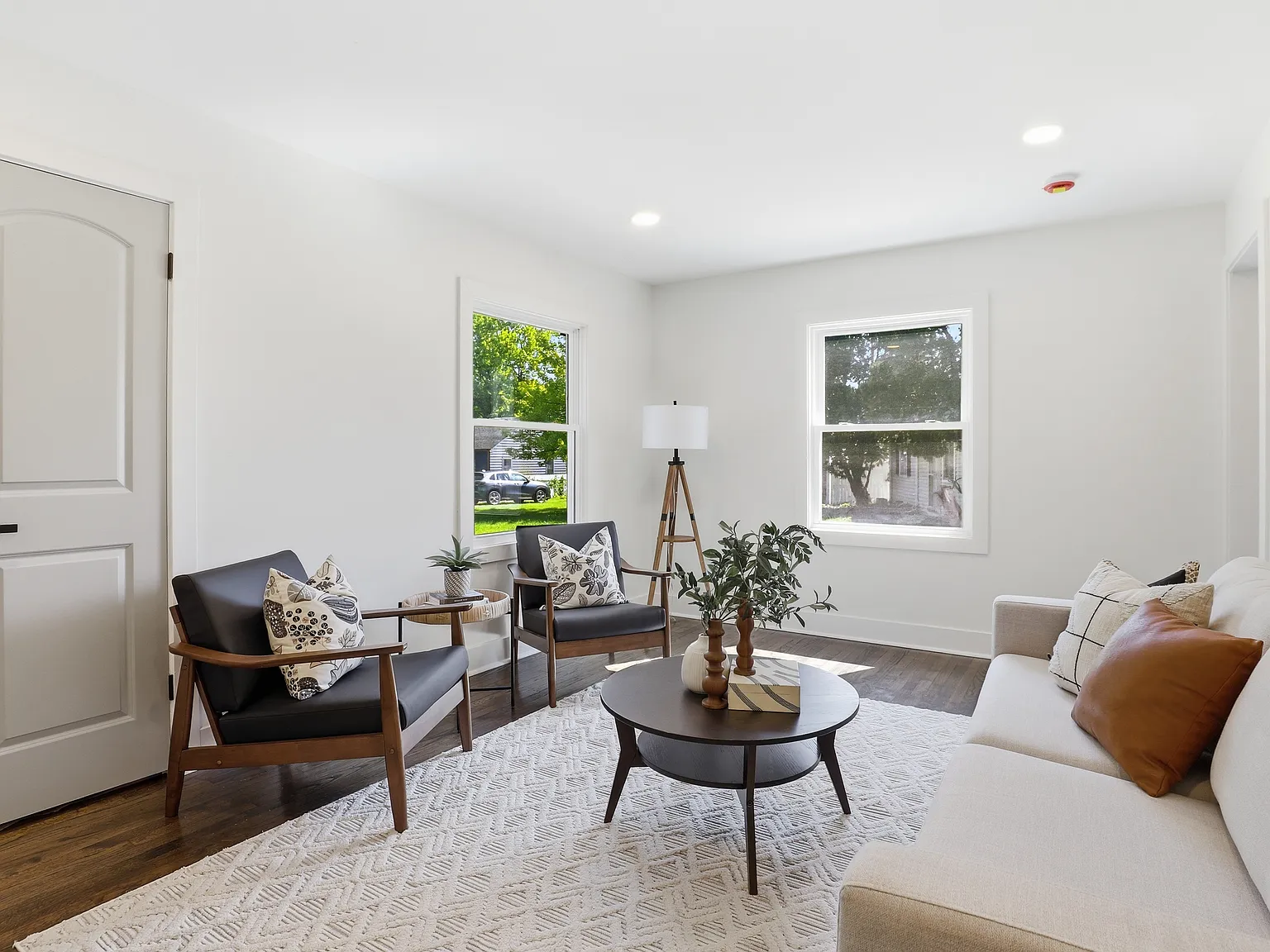 3 bed, 1309 sqft, $3,000 — Photo 4
