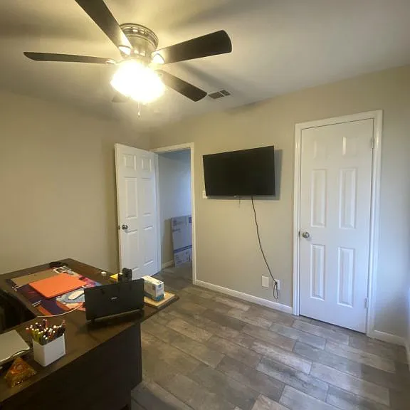 2305 Duke Ln — Photo 17