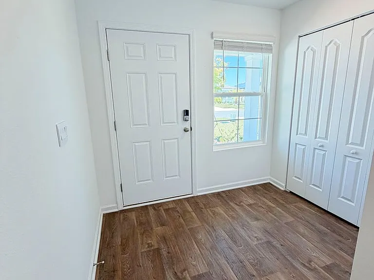462 Ardila Cir — Photo 2